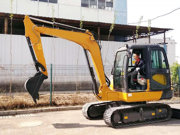60型履帶挖掘機(jī)